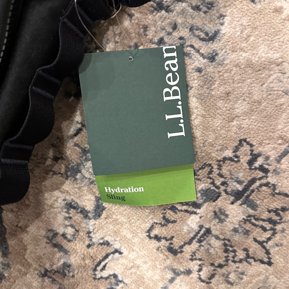 L.L. Bean Black Hydration Sling - Picture 4 of 5